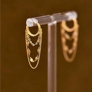 522. Gold Chain Hoop Huggie Earrings